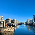 Apt. With Amazing Harbour View And Private Parking
