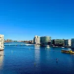 Apt. With Amazing Harbour View And Private Parking
