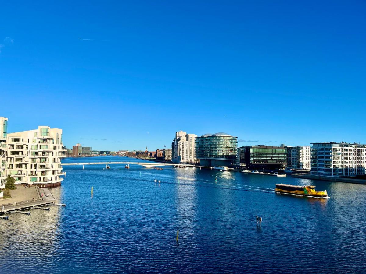 Apt. With Amazing Harbour View And Private Parking Apartment *