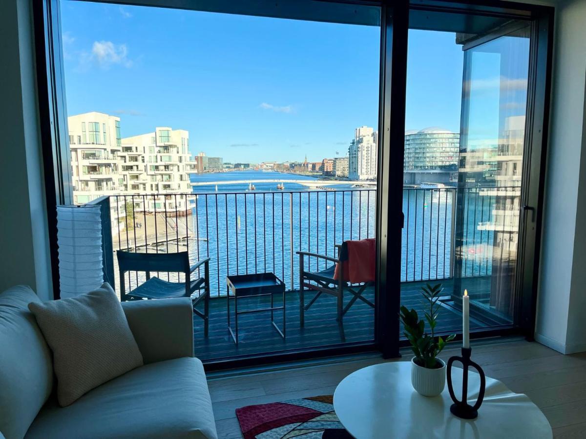 Apt. With Amazing Harbour View And Private Parking Apartment *