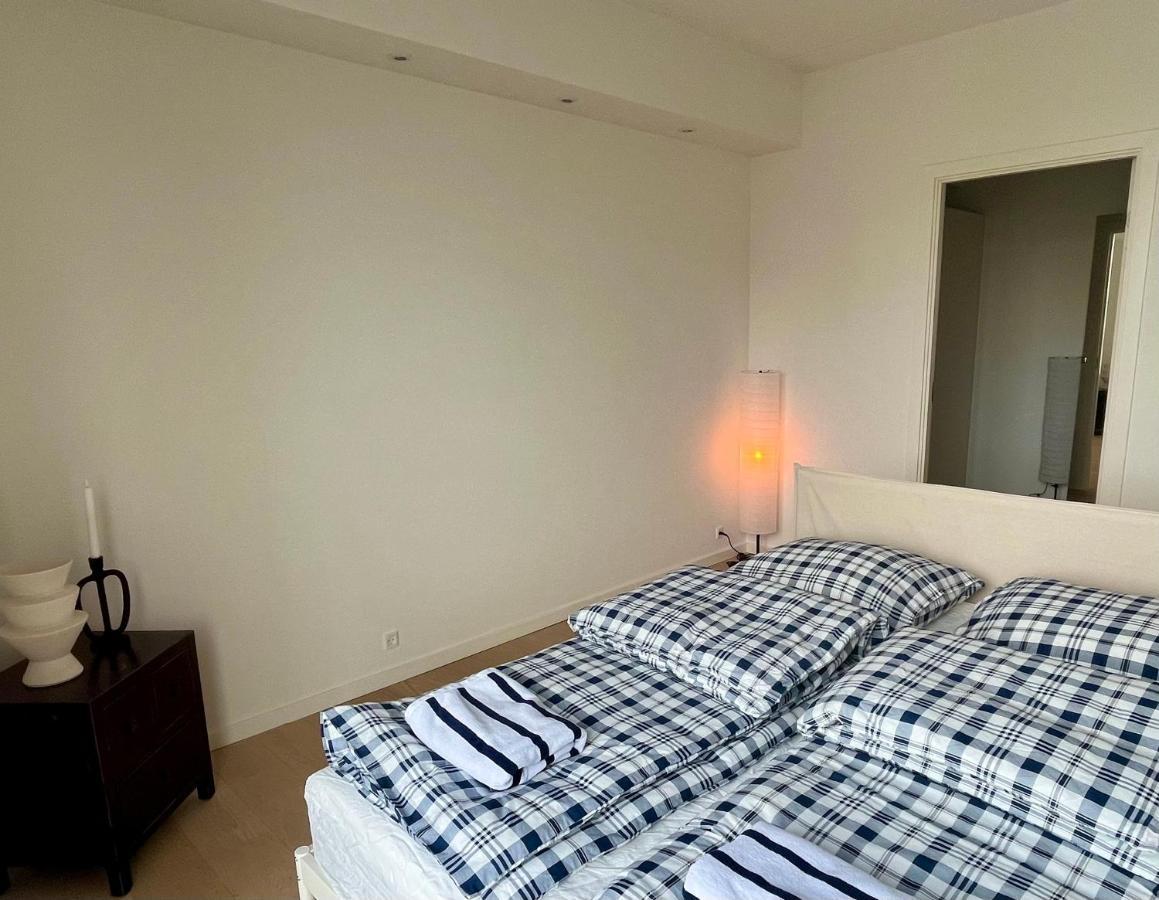 Apt. With Amazing Harbour View And Private Parking